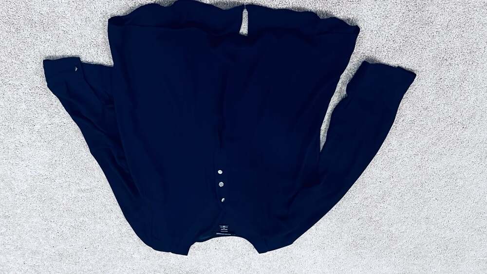 Ashley Stewart Navy Split Back Blouse Size 12 Button Front Long Sleeve - Picture 6 of 8